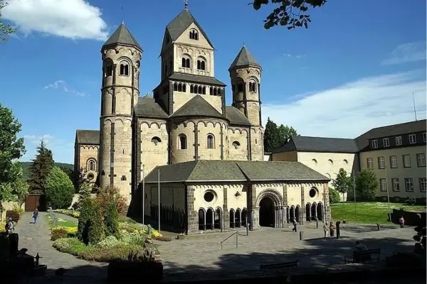 Caminhos de Peregrinação para Santuários Marianos na Alemanha Durante o Verão  