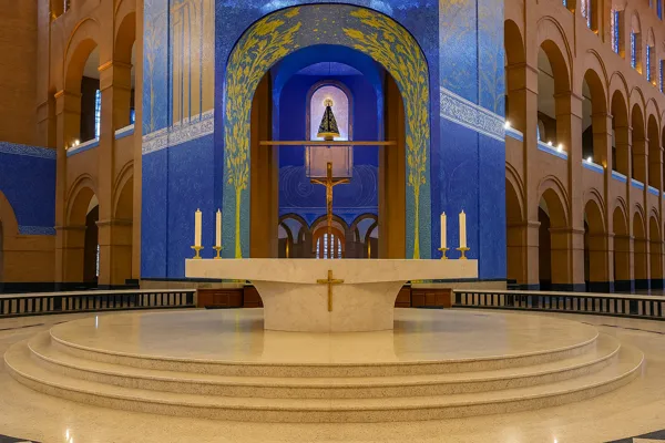 altar_central_santuario_aparecida